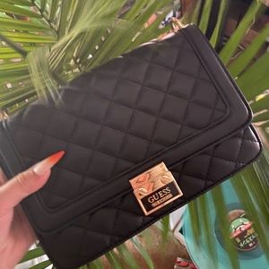 Black Guess Bag w Chain Detail